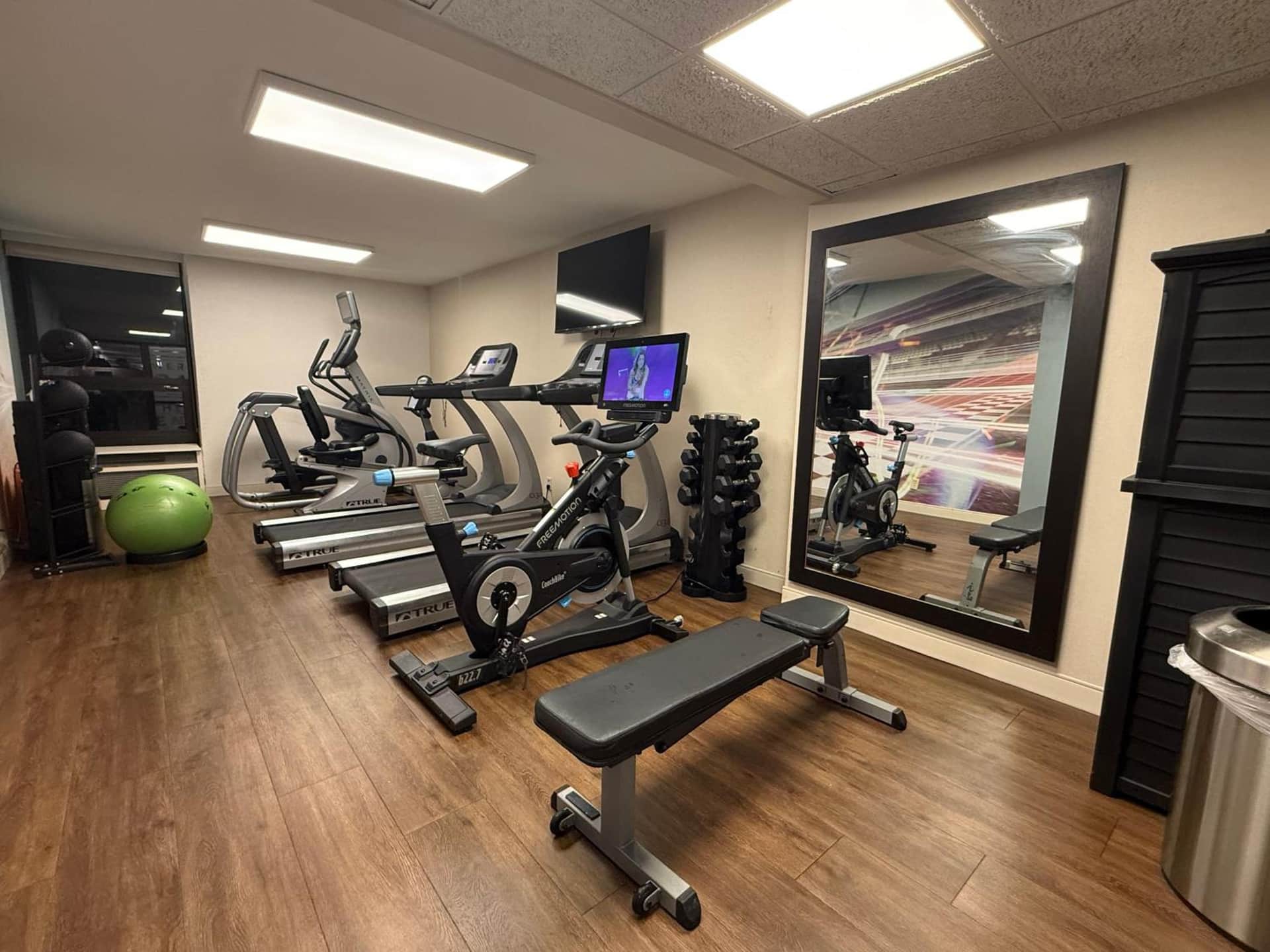 Best Western PLUS INDIANAPOLIS NORTH AT PYRAMIDS