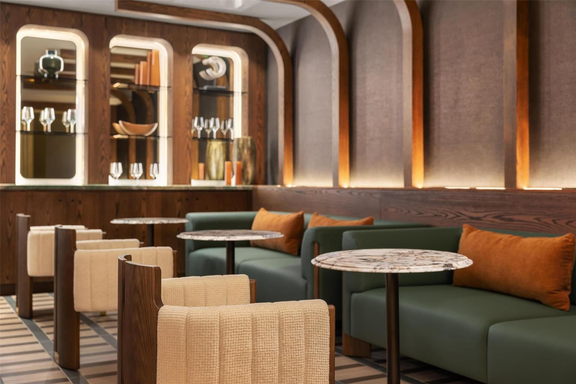 Hotel Railwayparc Montreal, Tapestry Collection by Hilton