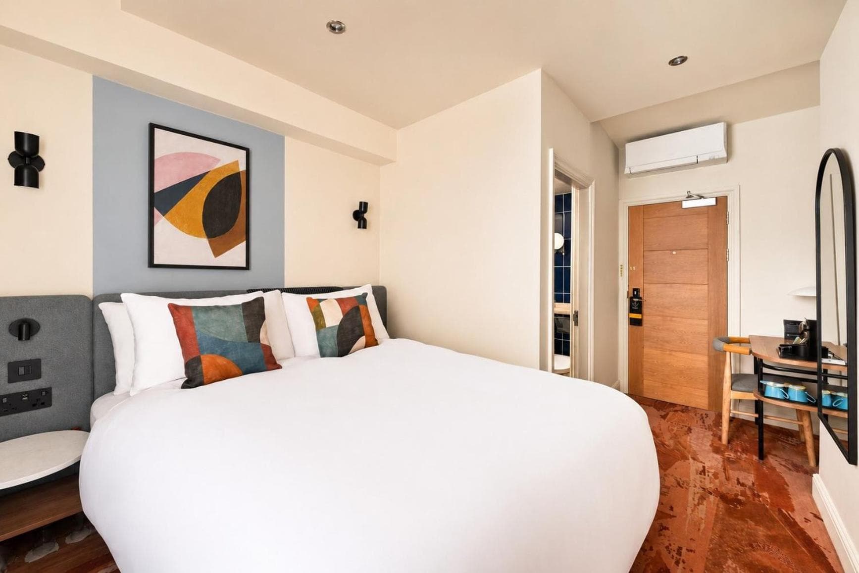 London Bloomsbury Square Hotel by IHG