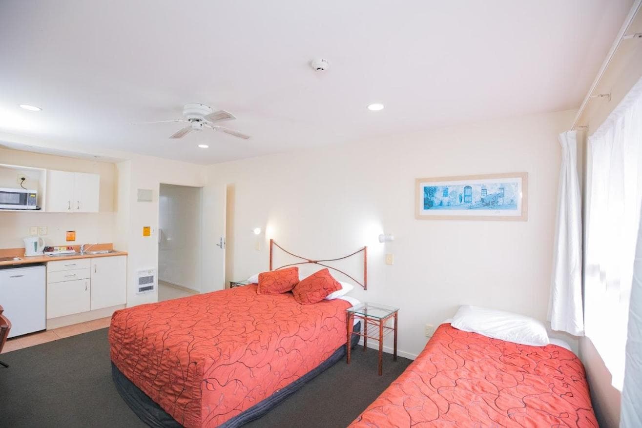 Albany Executive Motor Inn