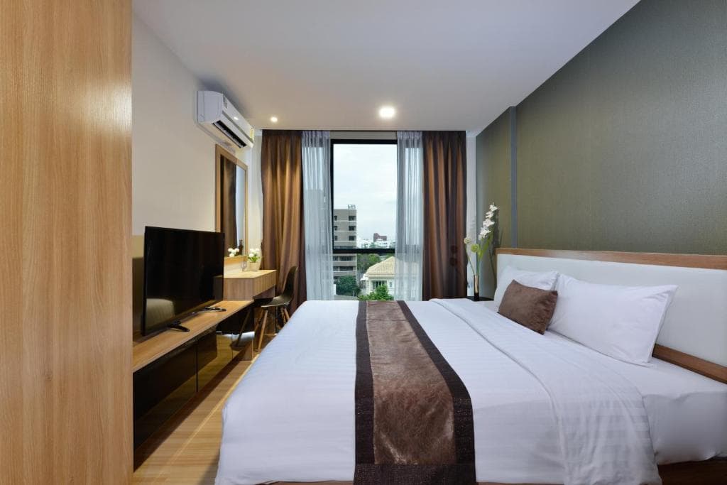 Ramada Tenn Ekamai