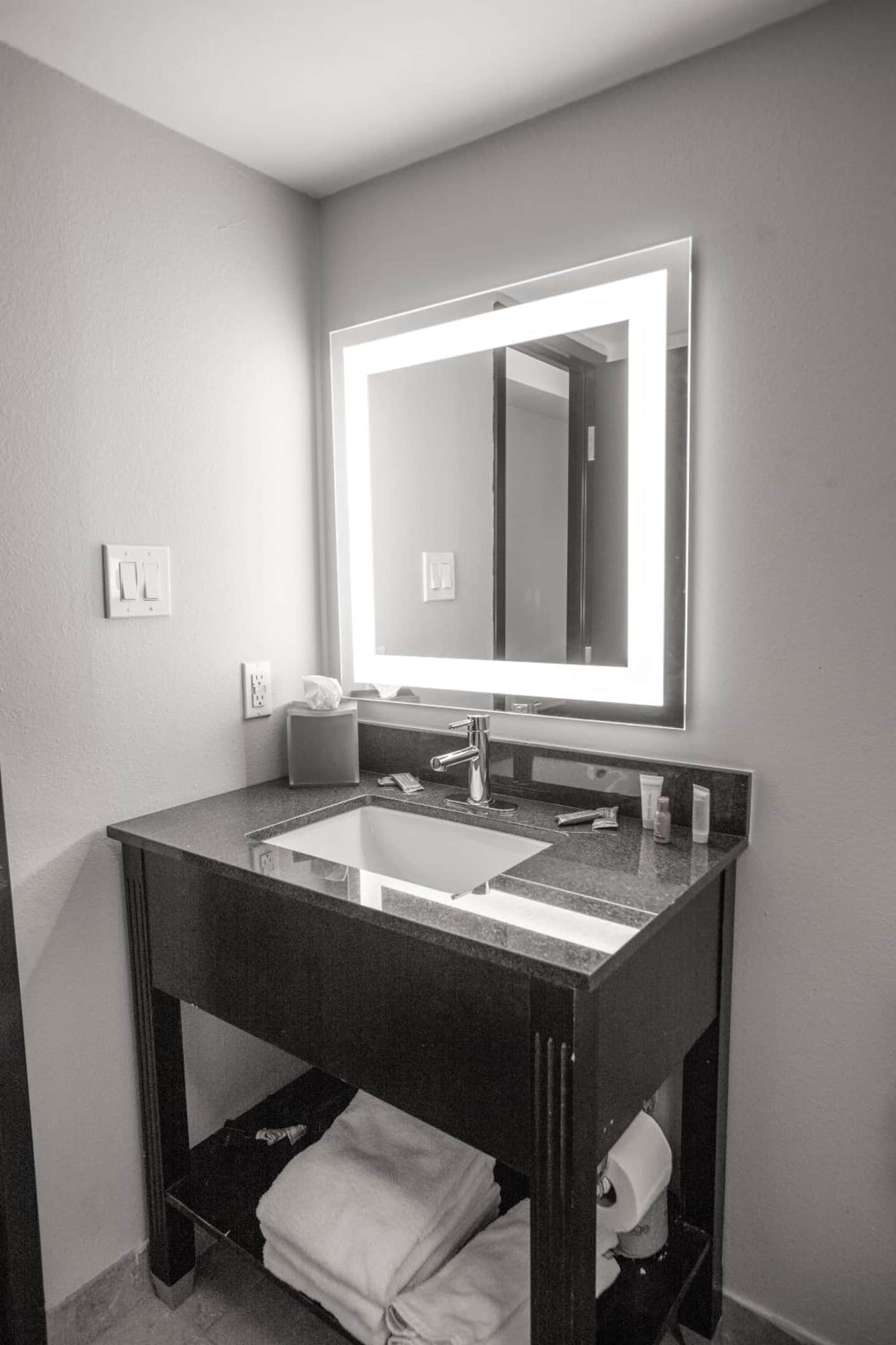 La Quinta by Wyndham Dallas I-35 Walnut Hill Ln