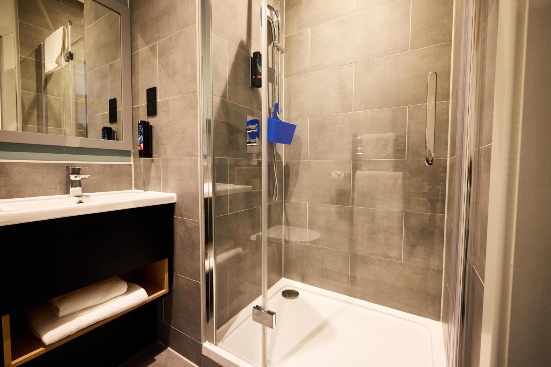 Holiday Inn - the niu, Loom Manchester North by IHG