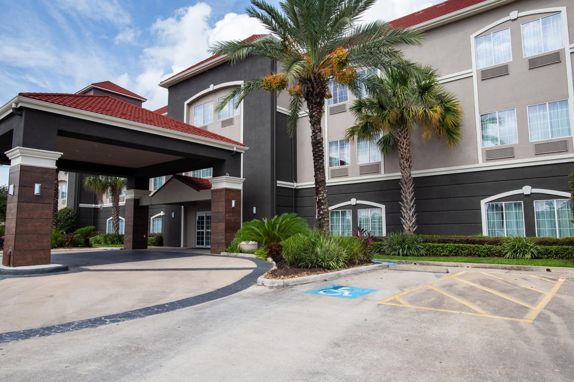 La Quinta Inn & Suites by Wyndham Houston East at Normandy