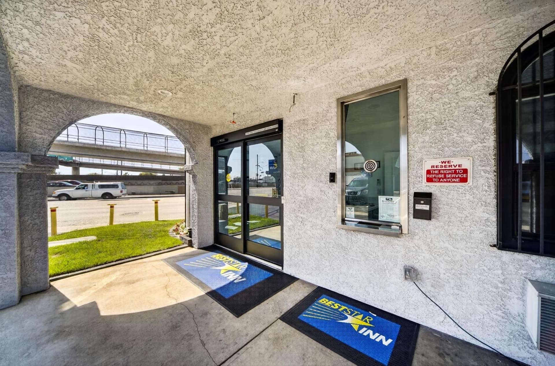 Best Star Inn - LA Commerce Casino, Citadel & I-5 freeway