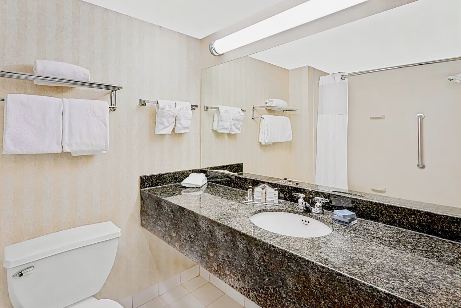 Wingate by Wyndham Arlington Heights